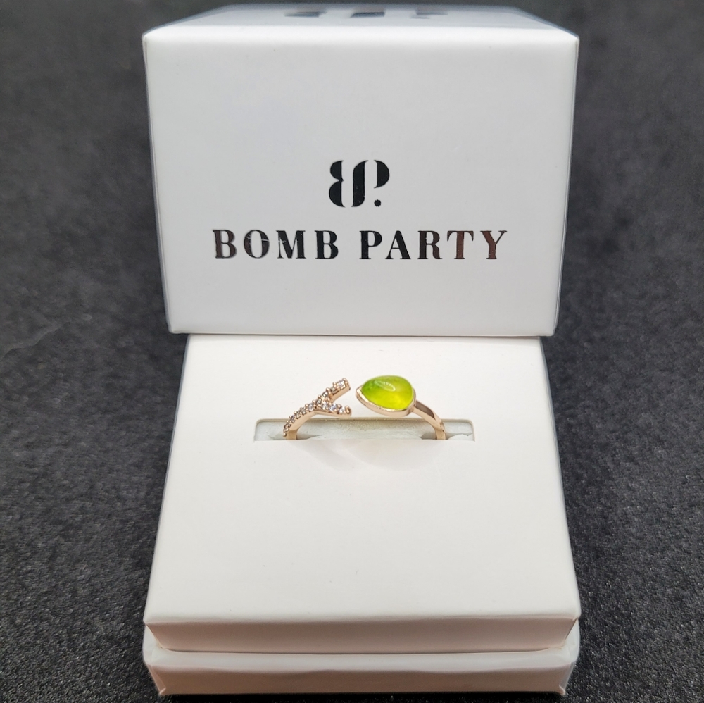Ring Bomb Party size 7 Orignal Hostess Ring, RBP2870